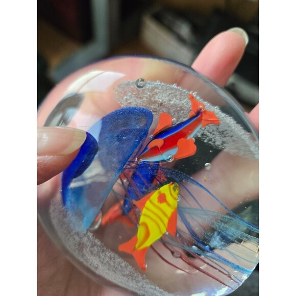 Art Glass Jellyfish Aquarium Paperweight Tropical Glow In Dark UV Light 3.5" - Picture 11 of 12